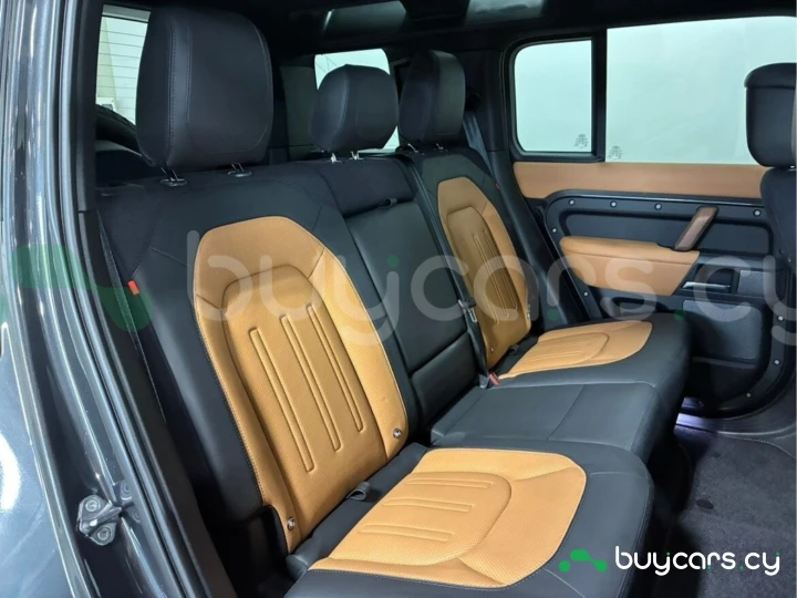 Land Rover Defender Черный