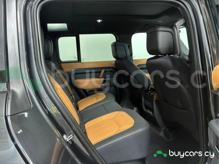 Land Rover Defender Черный