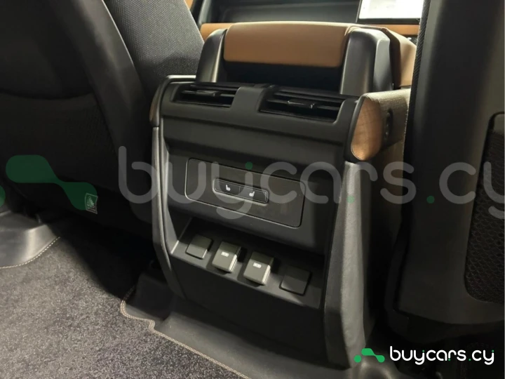 Land Rover Defender Черный