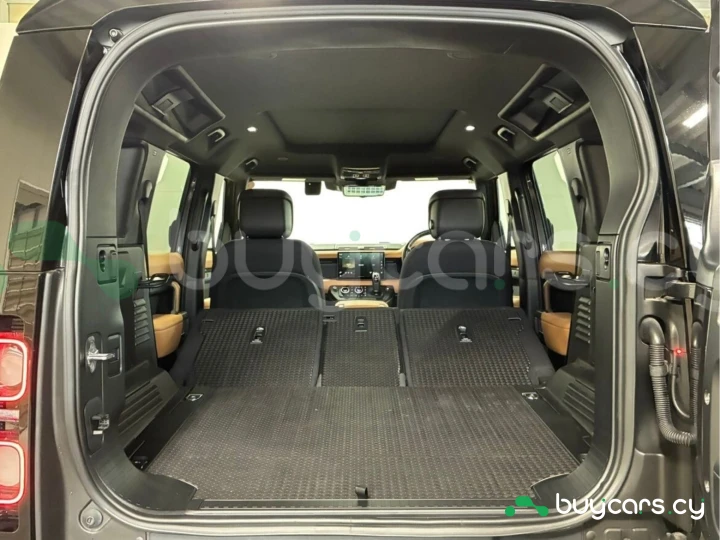 Land Rover Defender Черный
