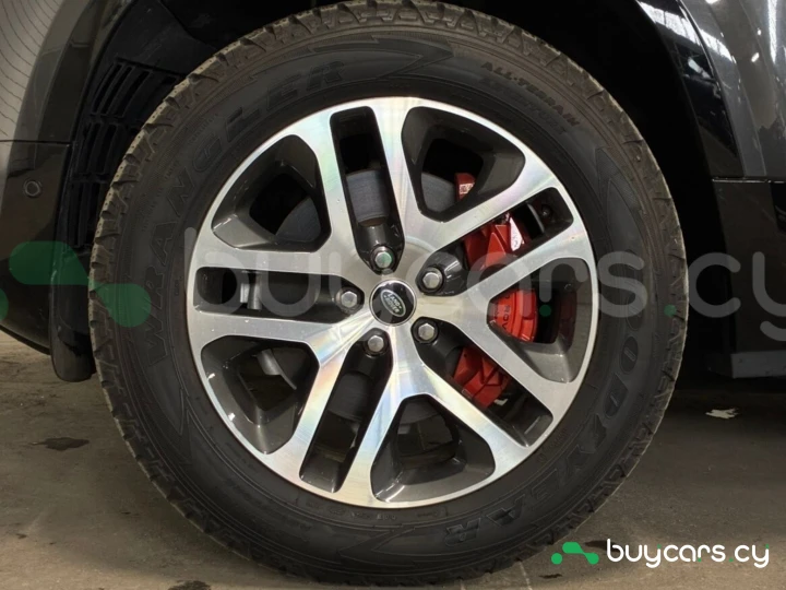 Land Rover Defender Черный