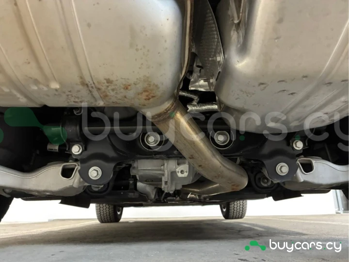 Land Rover Defender Черный