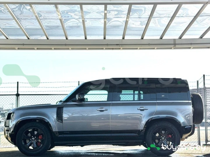 Land Rover Defender Серый