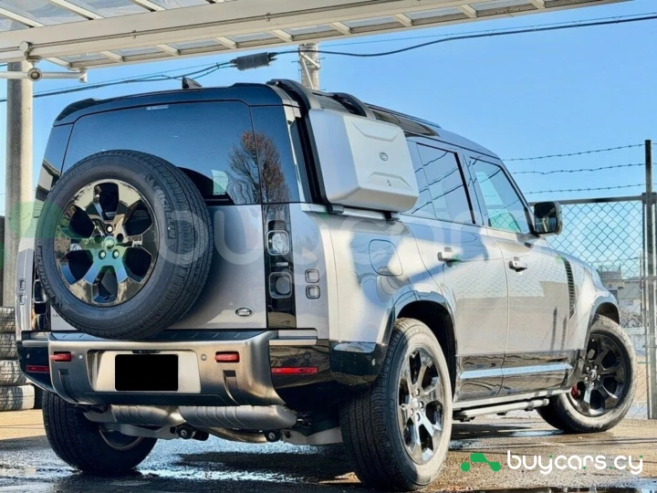Land Rover Defender Серый