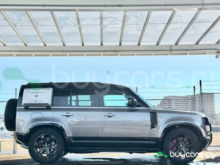 Land Rover Defender Серый