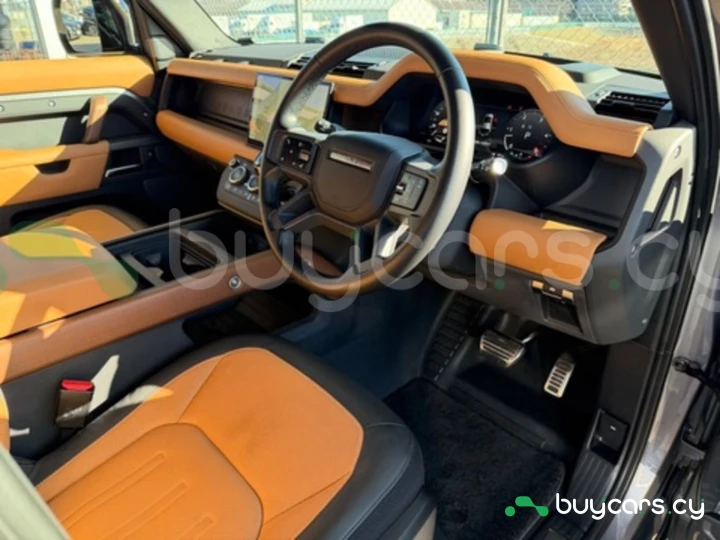 Land Rover Defender Серый