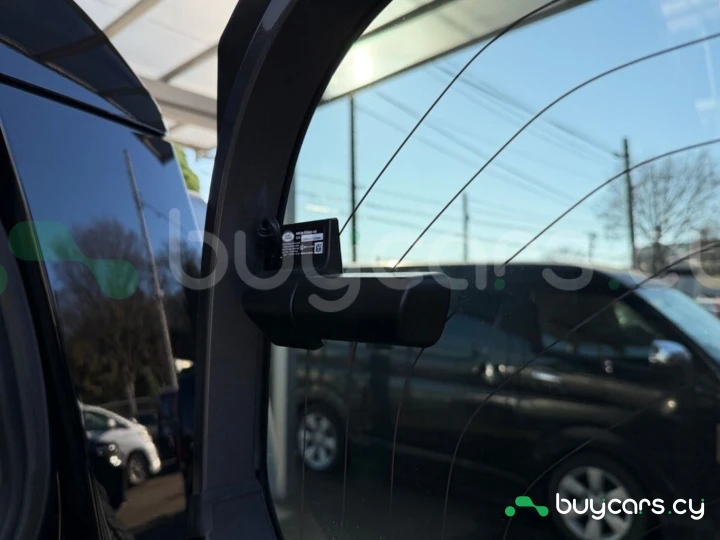 Land Rover Defender Серый