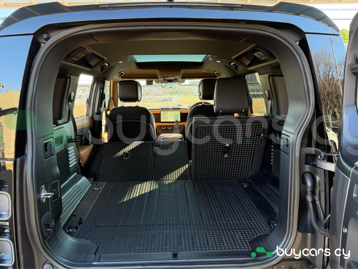 Land Rover Defender Серый