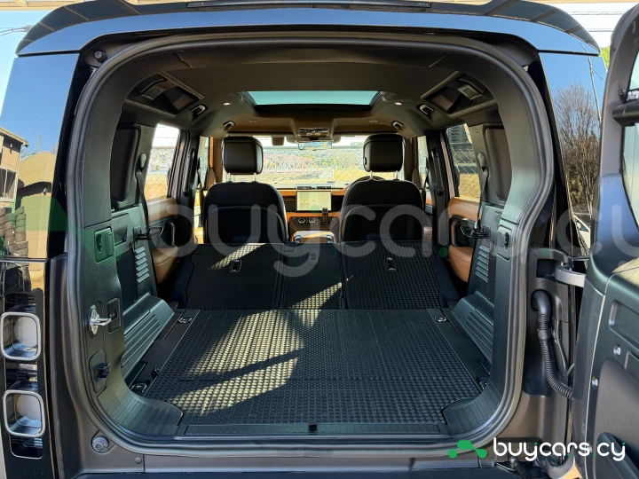 Land Rover Defender Серый