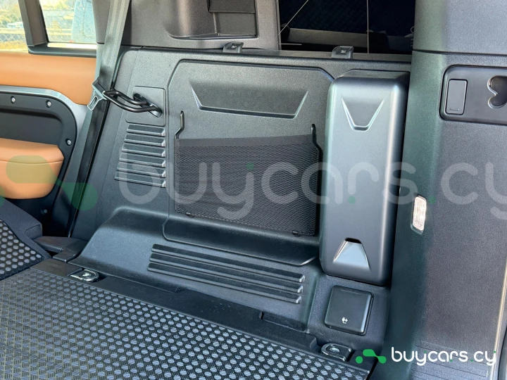 Land Rover Defender Серый