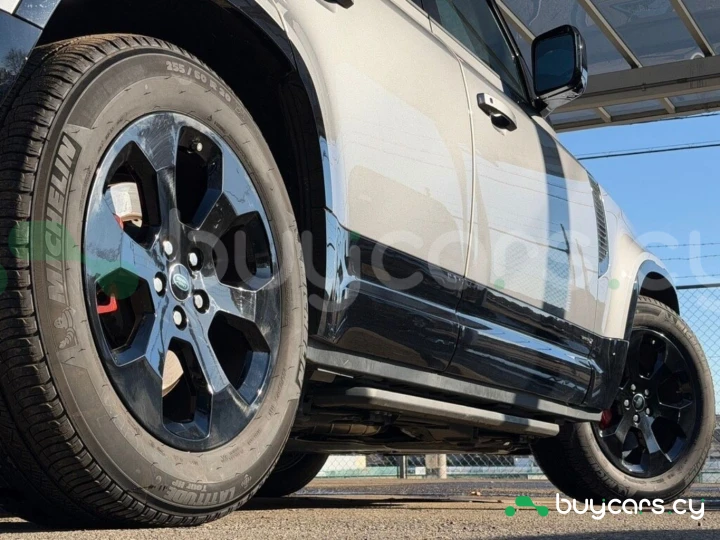 Land Rover Defender Серый