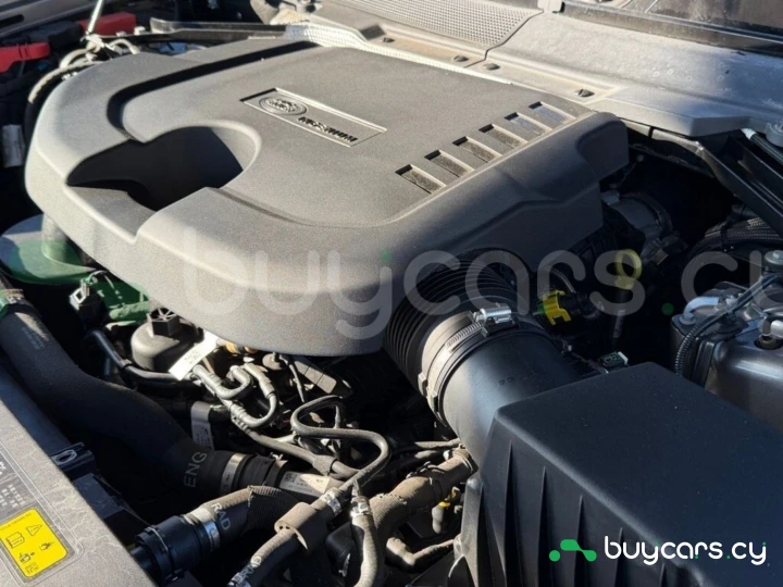 Land Rover Defender Серый