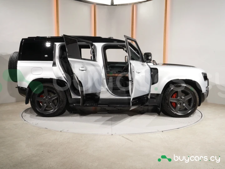 Land Rover Defender Серый