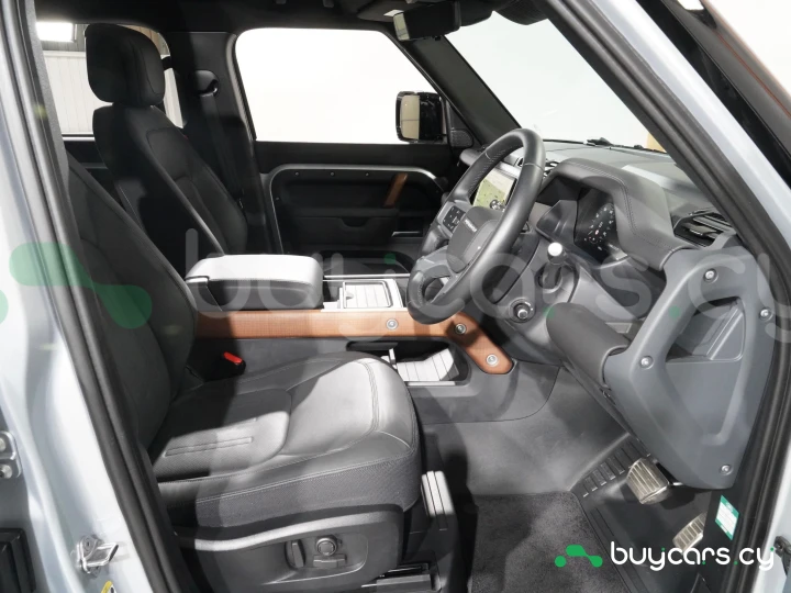 Land Rover Defender Серый