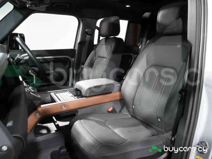 Land Rover Defender Серый