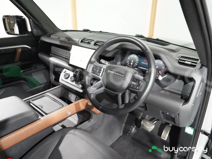 Land Rover Defender Серый