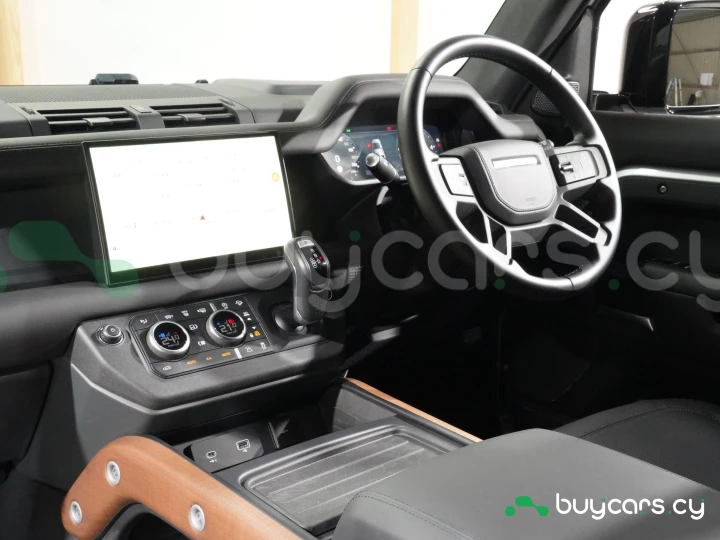 Land Rover Defender Серый