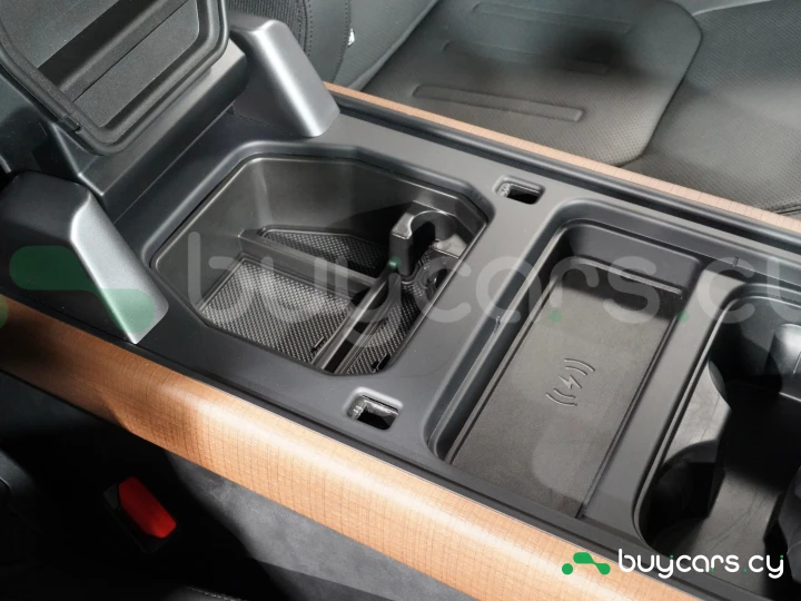 Land Rover Defender Серый