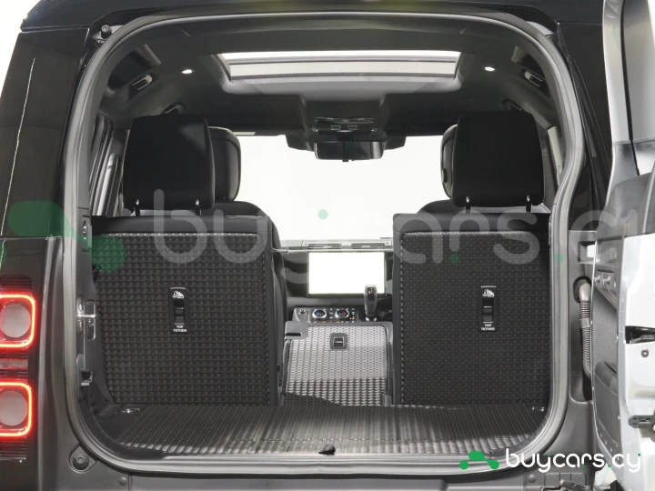 Land Rover Defender Серый