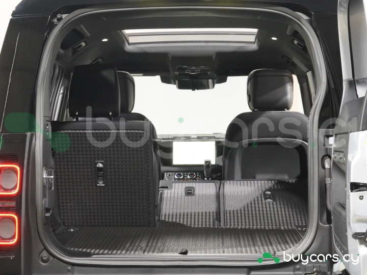 Land Rover Defender Серый