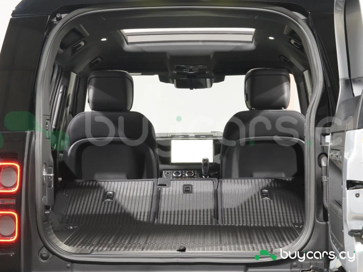 Land Rover Defender Серый