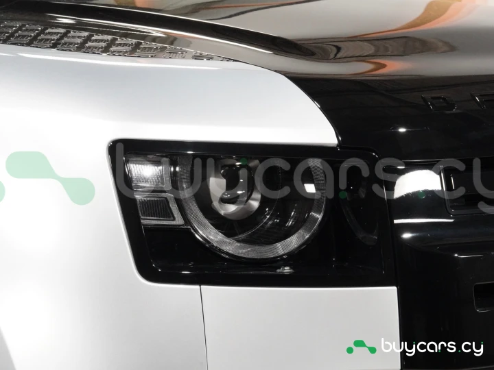 Land Rover Defender Серый