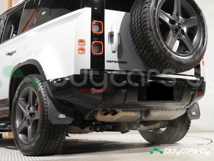 Land Rover Defender Серый