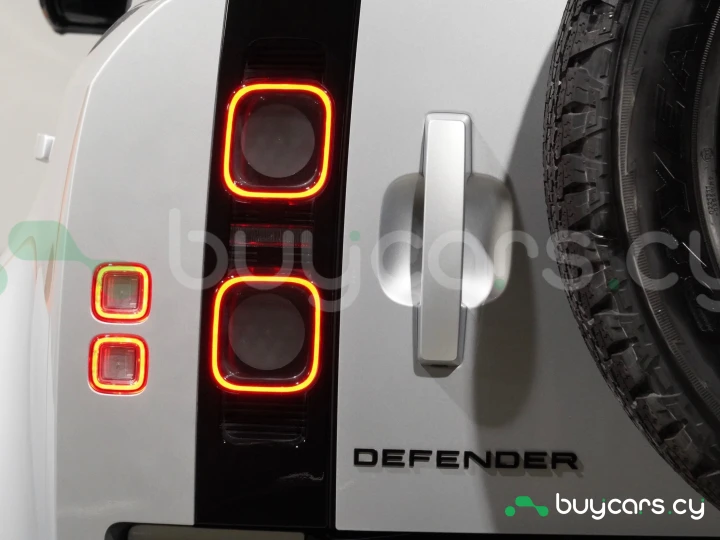 Land Rover Defender Серый