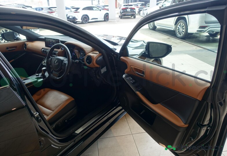 Lexus IS Black