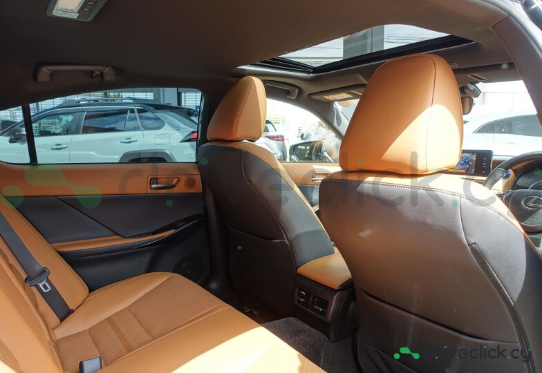 Lexus IS Black
