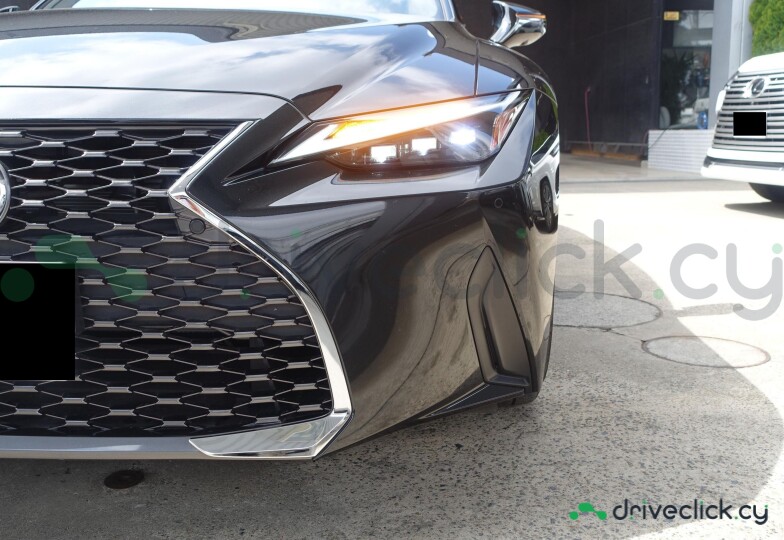 Lexus IS Black