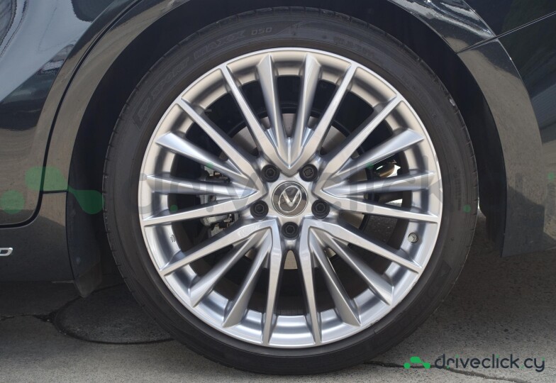 Lexus IS Black