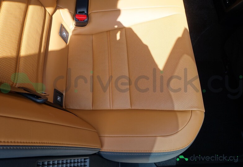 Lexus IS Black