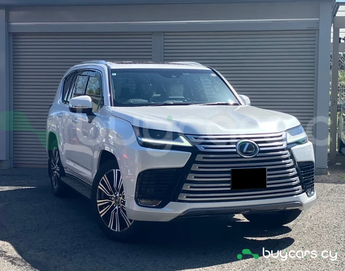 Lexus LX Белый