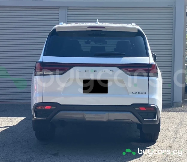 Lexus LX Белый