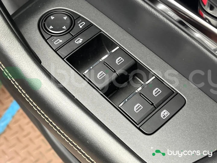 Mazda CX-80 Темно-красный