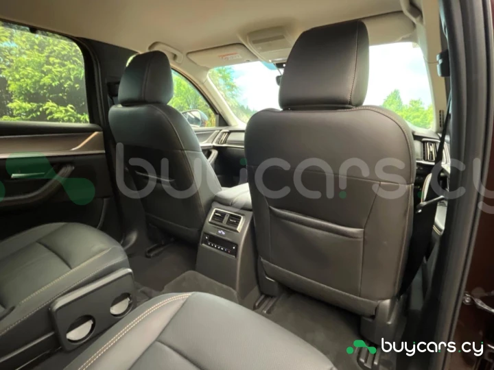 Mazda CX-80 Темно-красный