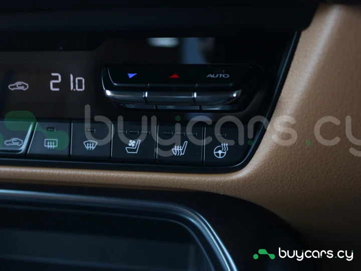 Mazda CX-80 Темно-красный