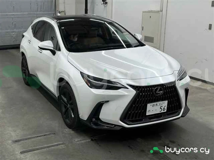 Lexus NX Белый