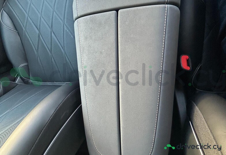 Mercedes EQS Black