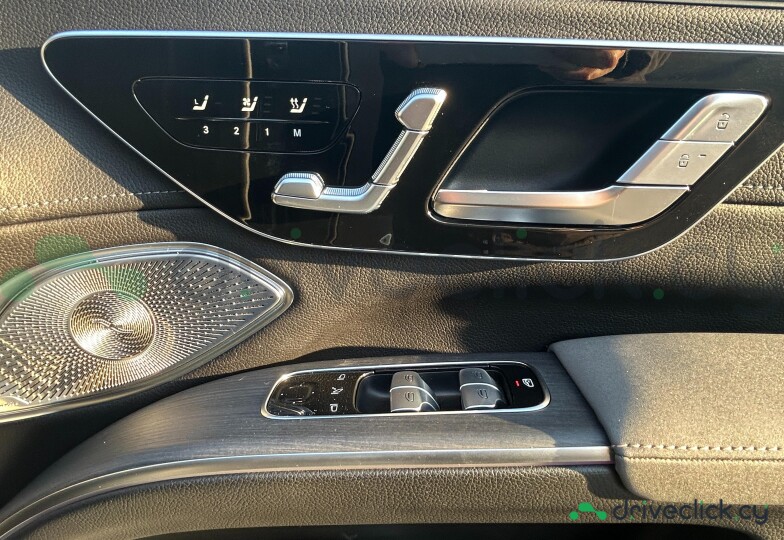 Mercedes EQS Black