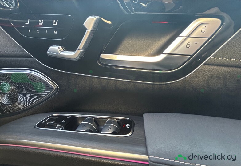 Mercedes EQS Black