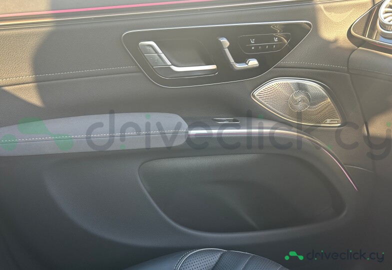 Mercedes EQS Black
