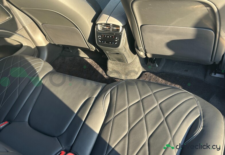 Mercedes EQS Black