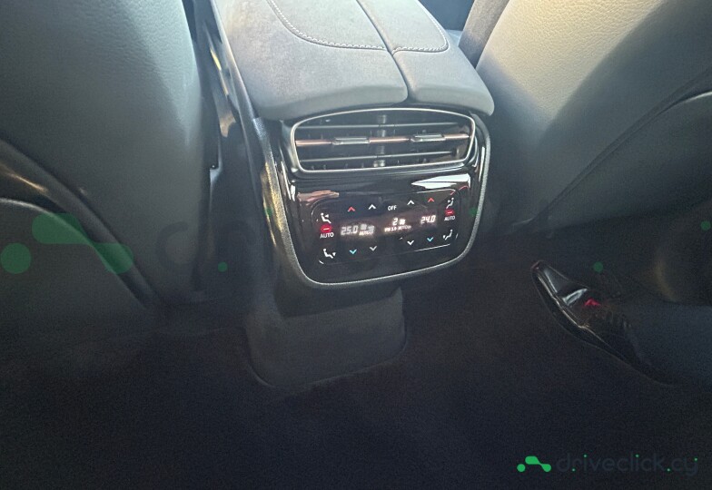 Mercedes EQS Black