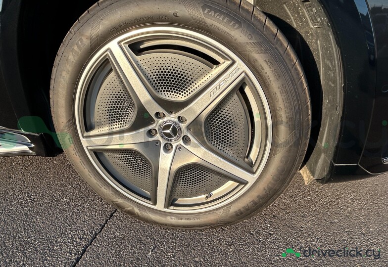 Mercedes EQS Black