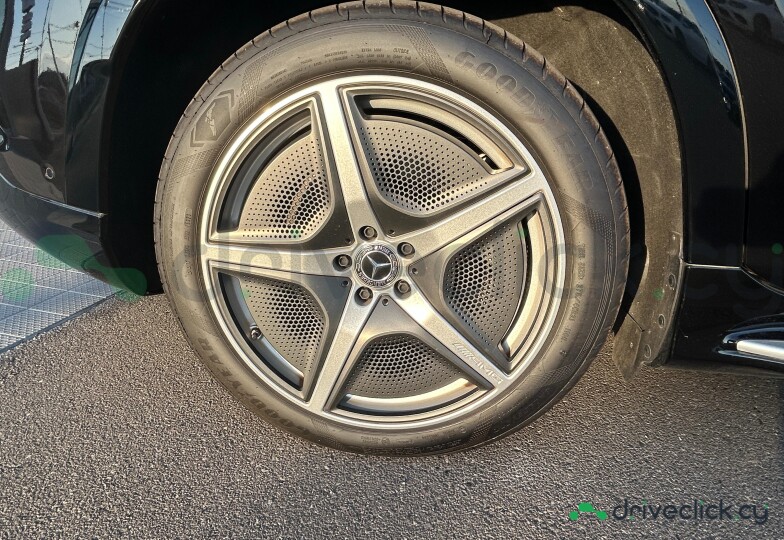 Mercedes EQS Black