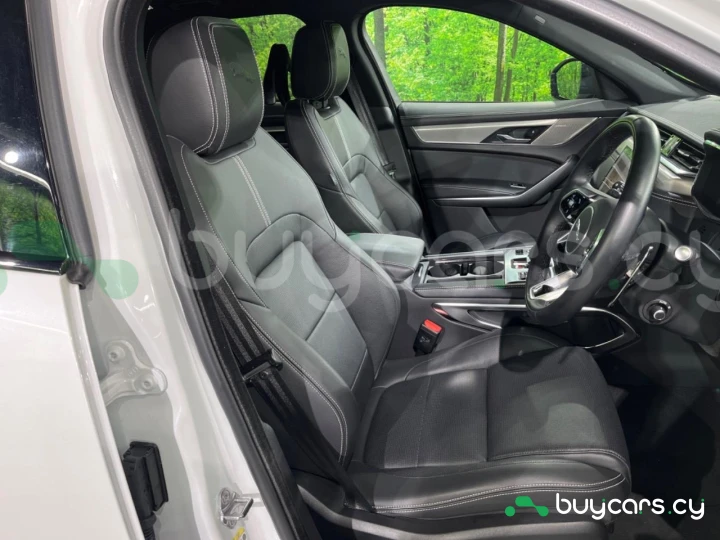 Jaguar F-Pace Белый