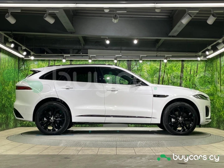 Jaguar F-Pace Белый
