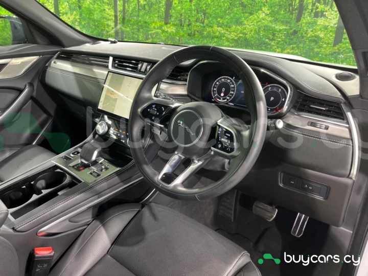 Jaguar F-Pace Белый